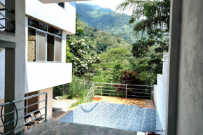 Hermosa casa con piscina en Chanchamayo-San Ramón